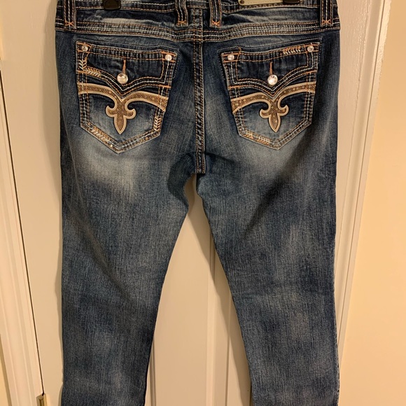 Rock Revival Easy Crop - Picture 2 of 8